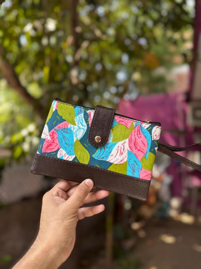 Leafy patti pouch
