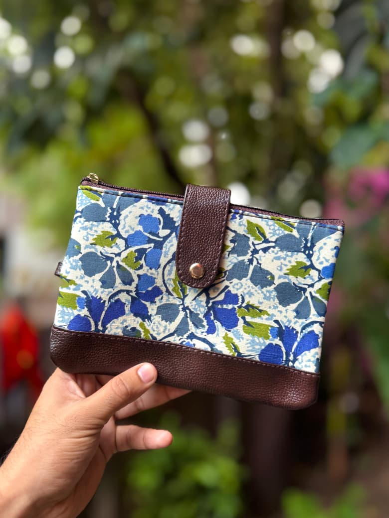 Jacobean patti pouch