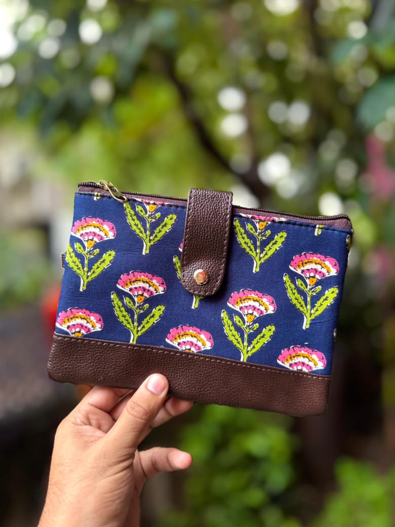 Neelam patti pouch