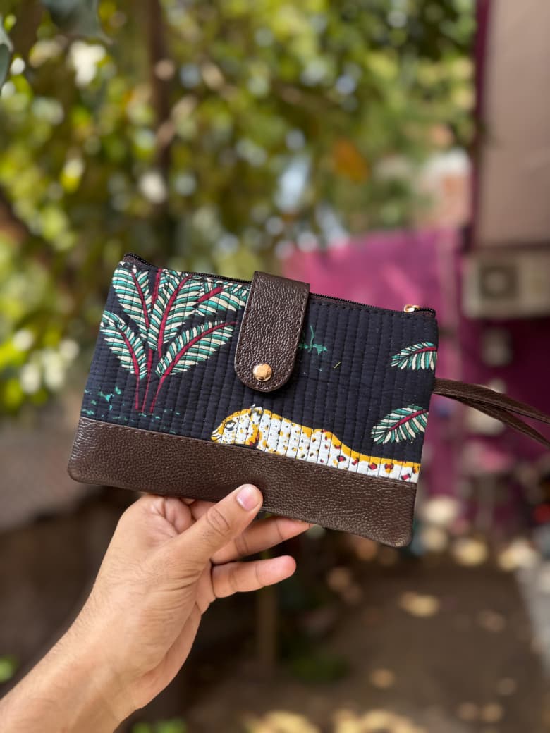 Tiger patti pouch