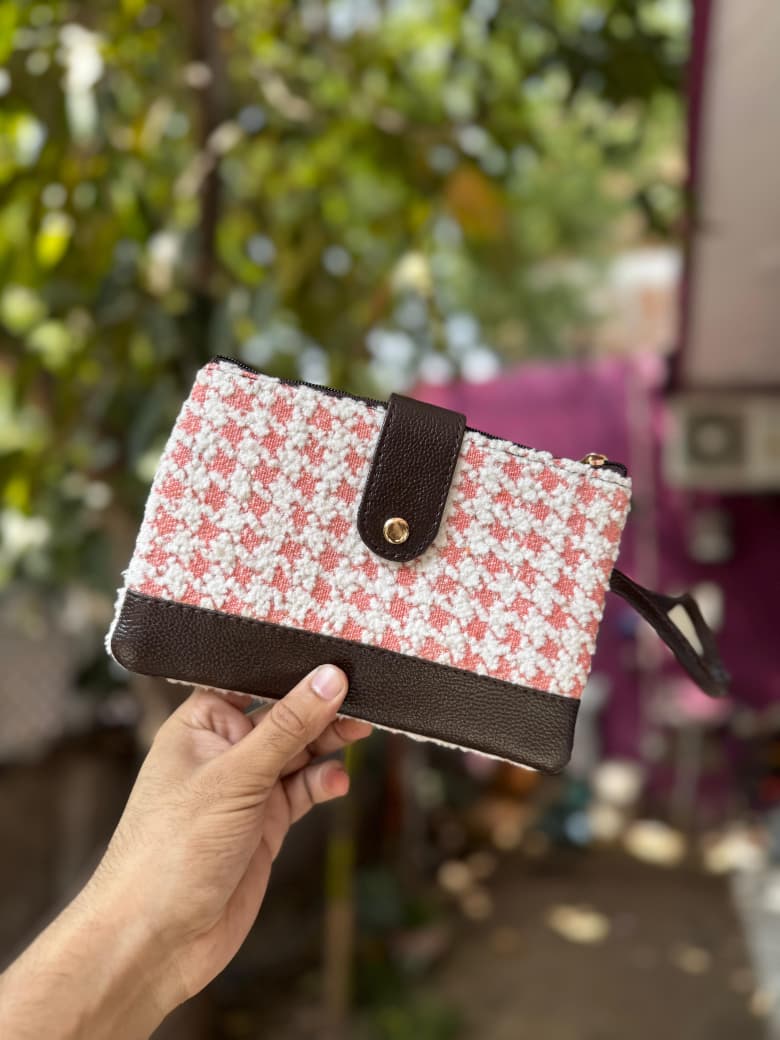Vogue patti pouch